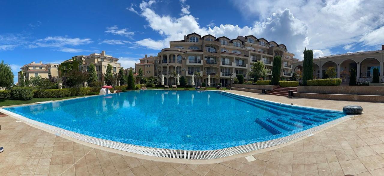 Provence Deluxe Apartment In Atia Resort Chernomorets Buitenkant foto