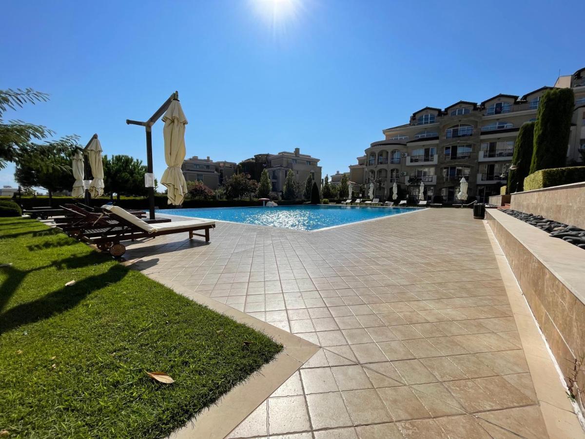 Provence Deluxe Apartment In Atia Resort Chernomorets Buitenkant foto
